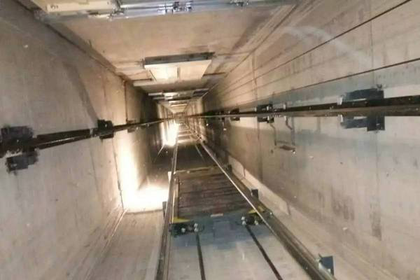 電梯管井復(fù)合板輕質(zhì)隔墻